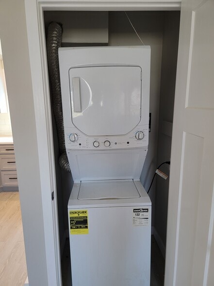 Building Photo - 41 Evergreene