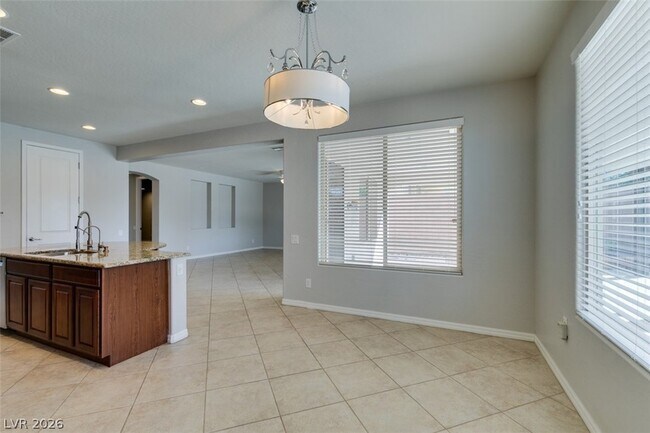 Building Photo - 2609 Chateau Clermont St