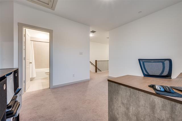 Building Photo - 550 Cobblestone Ln