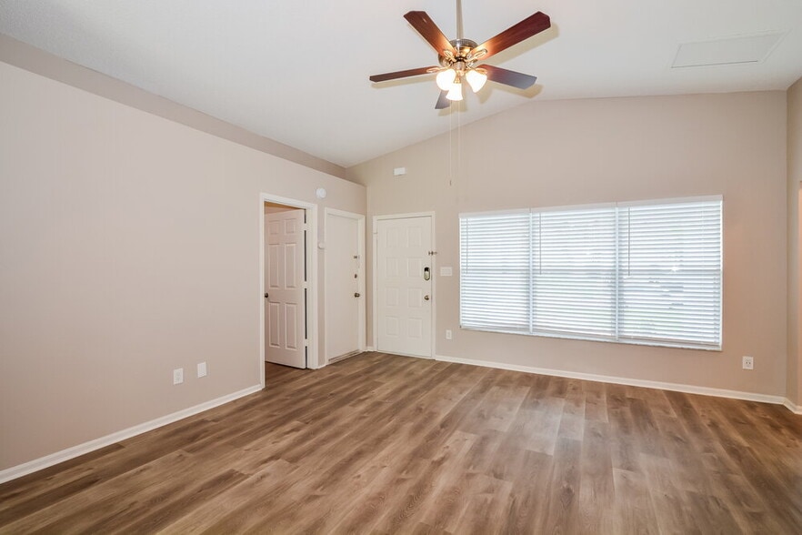 Building Photo - 4406 Weeping Willow Cir