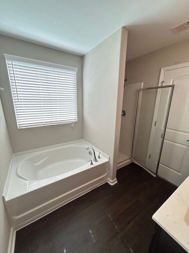Building Photo - 3 Bedroom/ 2.5 Bathroom Berwick area in Sa...