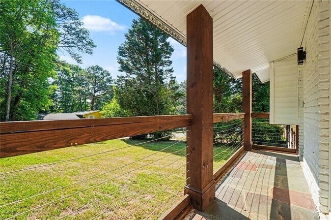Building Photo - 2637 Casher Dr
