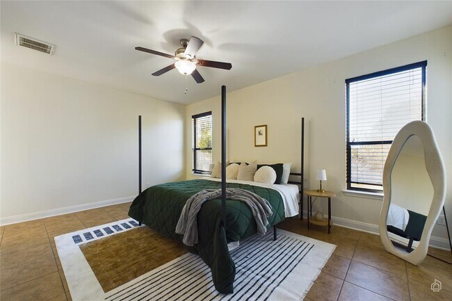 Building Photo - 12013 Oaklynn Ct