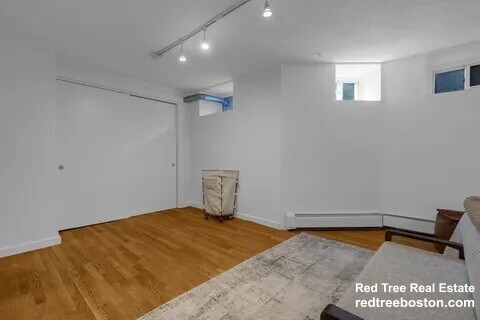 Building Photo - 145 Chiswick Rd