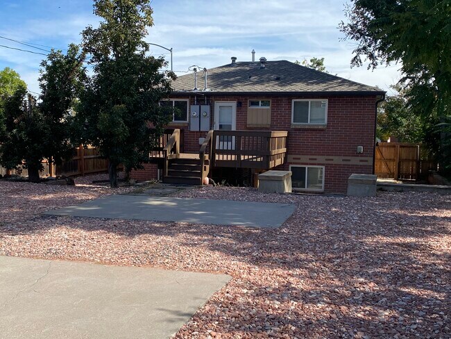 Back yard (Parking, deck) - 4343 Navajo St