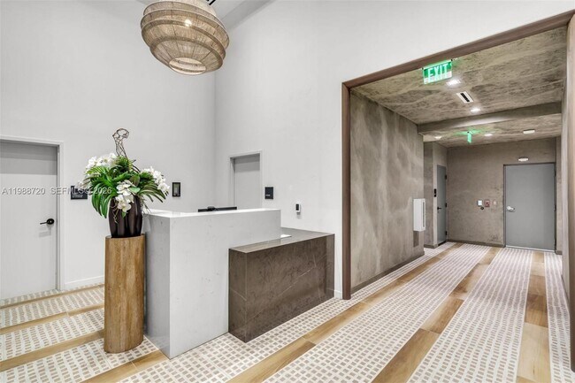 Building Photo - 225 N Miami Ave