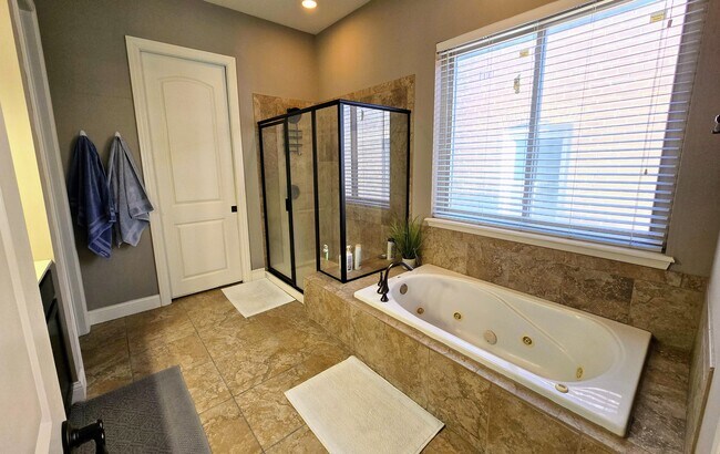 Master bathroom - 6416 Cates Ave