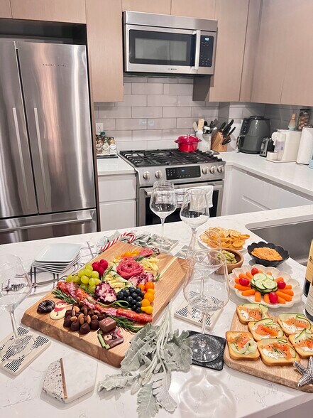 Building Photo - 2717 42nd Rd