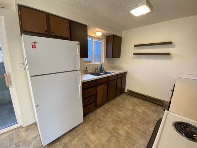 Building Photo - Quiet, Cozy 2-Bedroom Located in Columbia Neighborhood