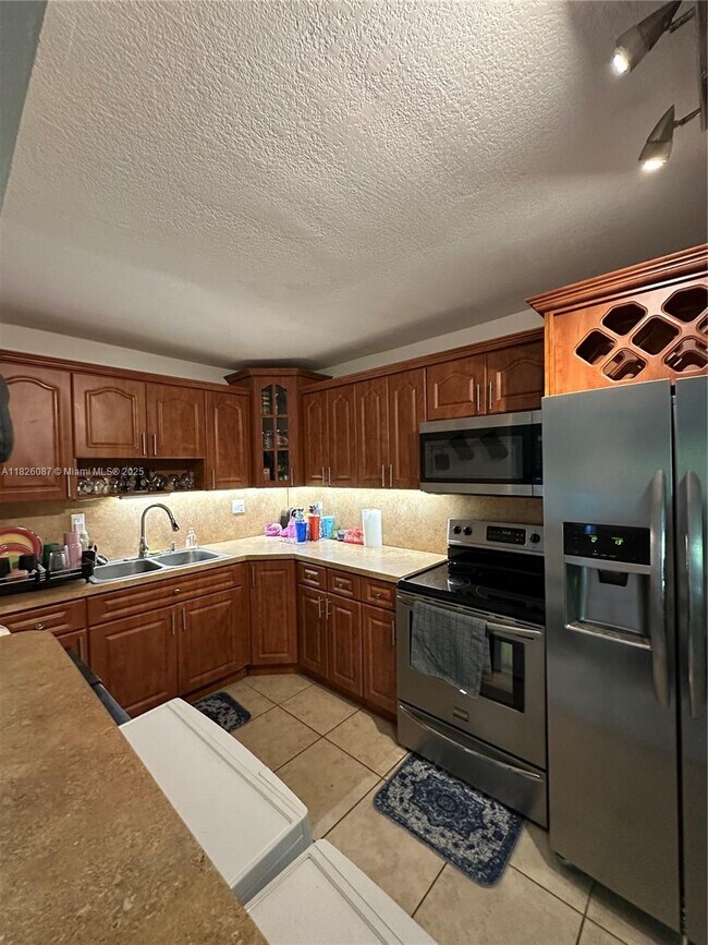 Building Photo - 9487 SW 76th St
