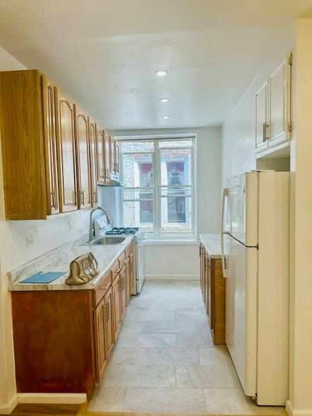 Building Photo - 351 E 91st St