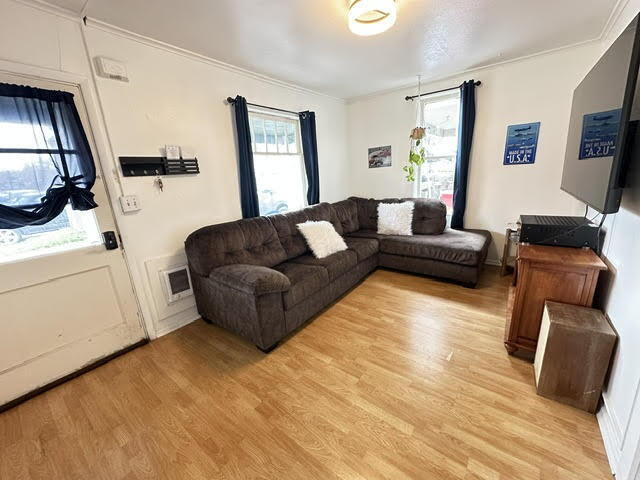 Building Photo - "Charming & Cozy 2-Bedroom Duplex in Prime Moscow Location – 800 Sq Ft of Comfort!"