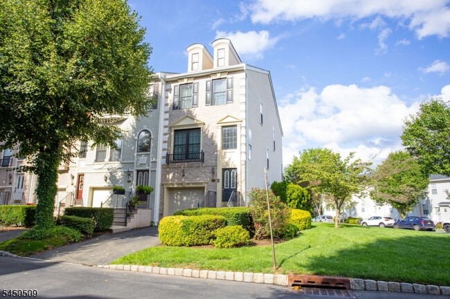 Building Photo - 400 Manchester Dr