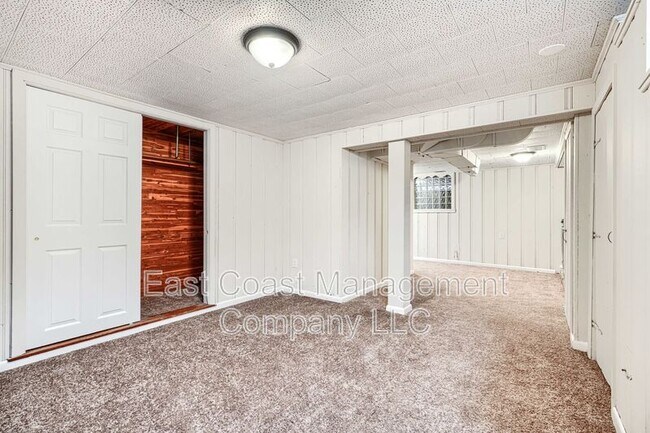 Building Photo - 2735 Moorgate Rd