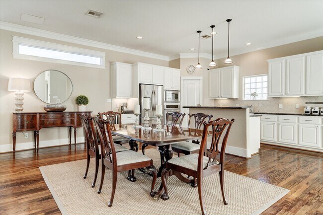 Building Photo - 2546 Bevis St