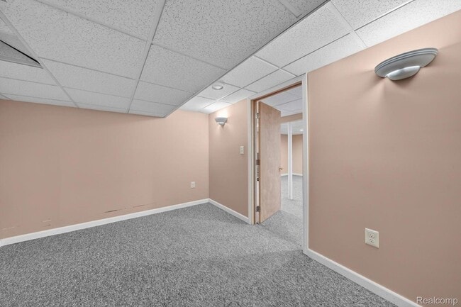 Building Photo - 11223 Hemlock Dr