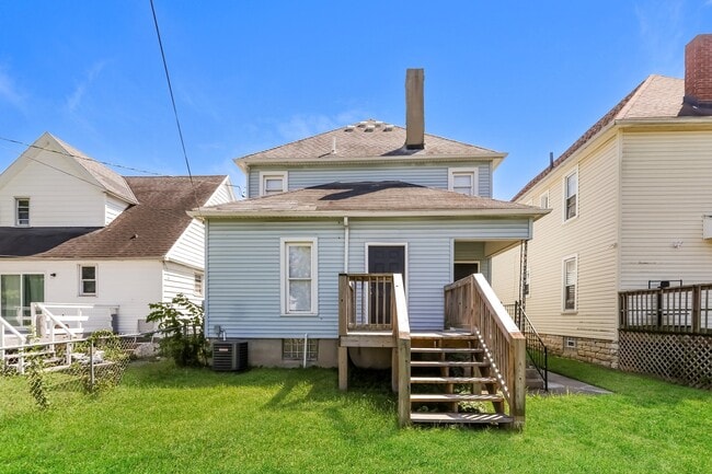 Building Photo - 137 Pleasant Ave
