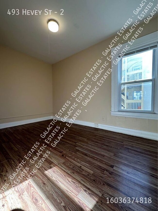 Building Photo - 493 Hevey St