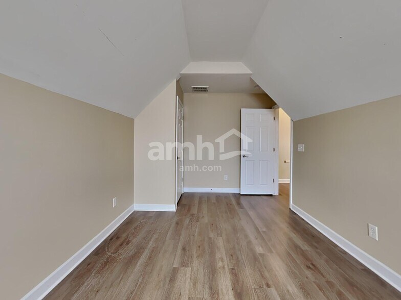 Building Photo - 3014 Argyll Dr