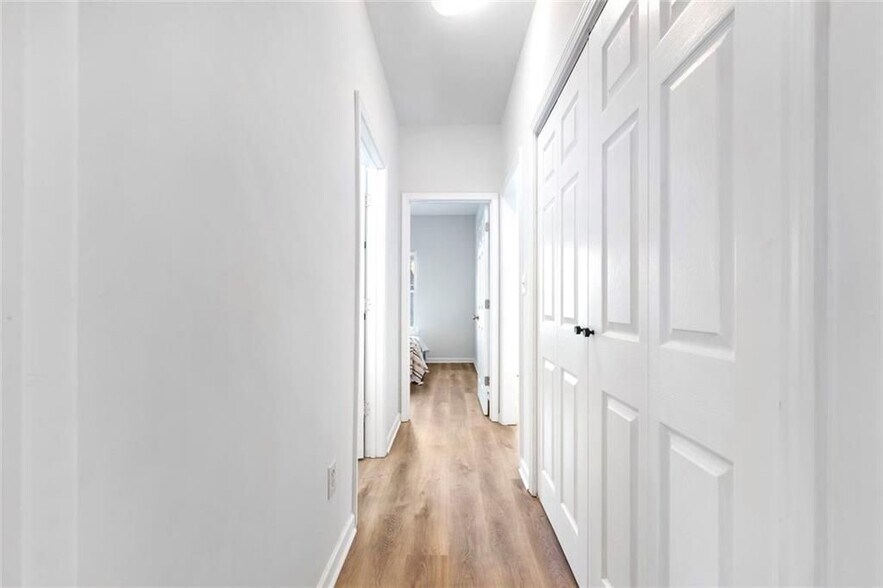 Building Photo - 56 Holly Rd NW