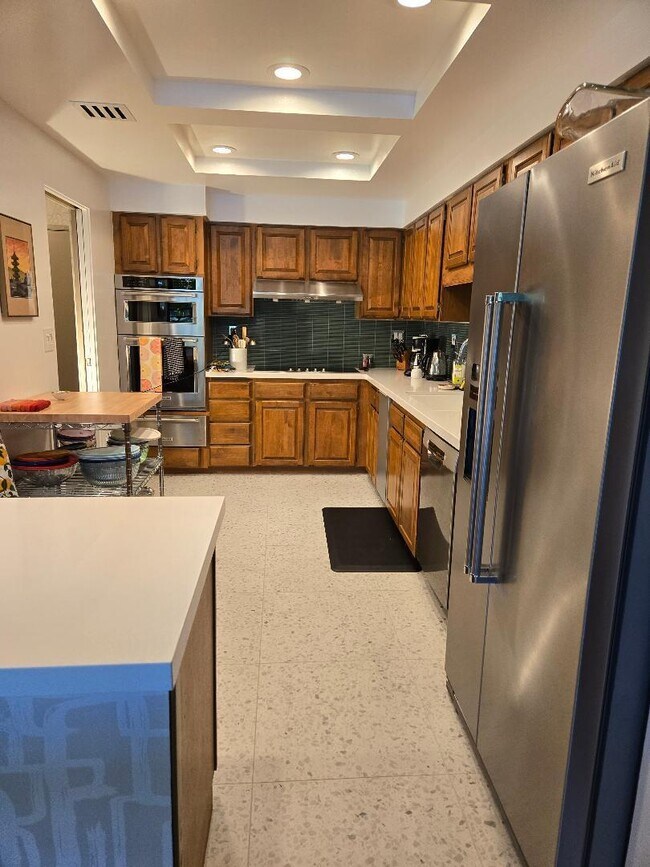 Building Photo - 910 Island Dr