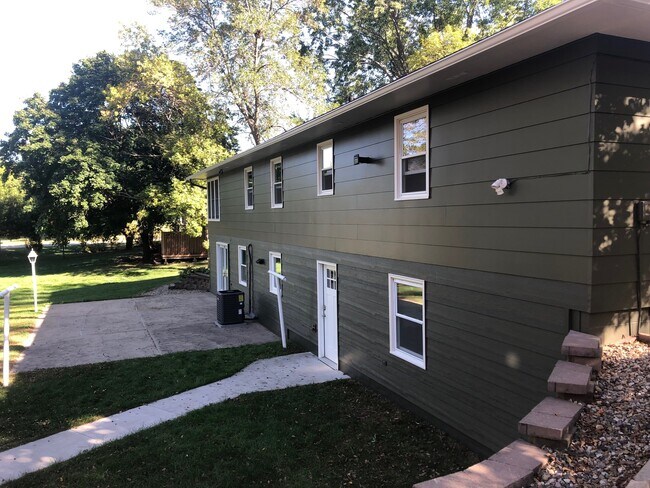 Building Photo - 106 W North St