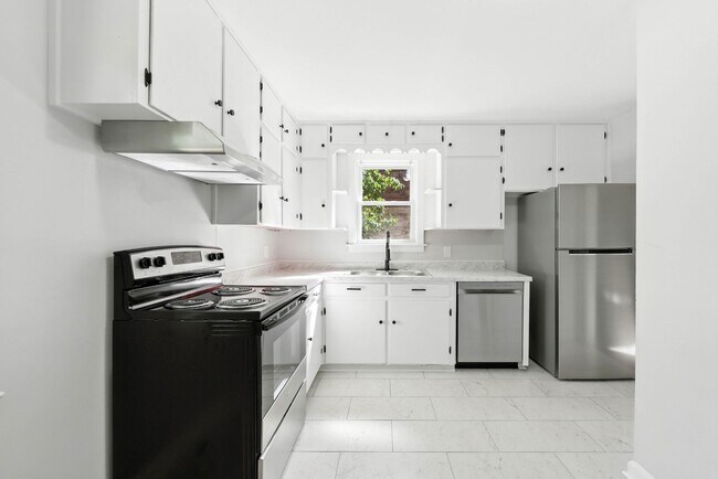 Building Photo - 3 Bedroom Pet Friendly Home For Rent Near Downtown Clarksville