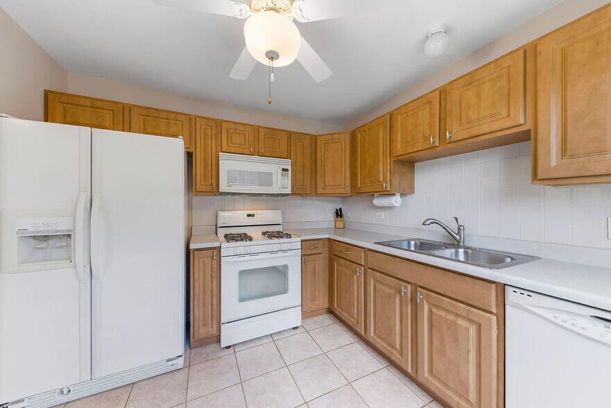 Building Photo - 2503 Sheehan Dr