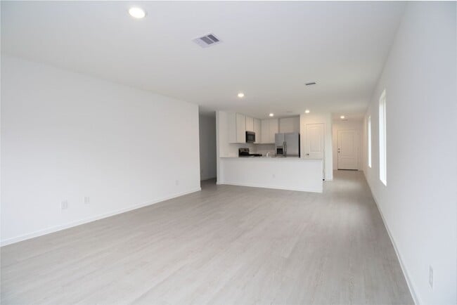 Building Photo - 2092 Cedar Way Dr