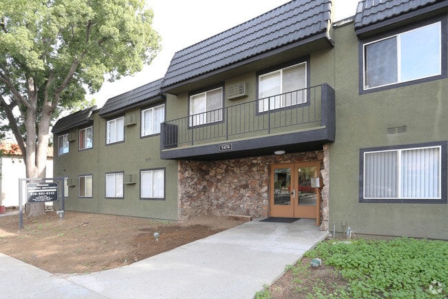 Building Photo - Patrician Apartments