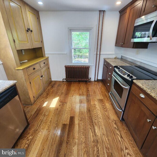 Building Photo - 36 Westtown Rd