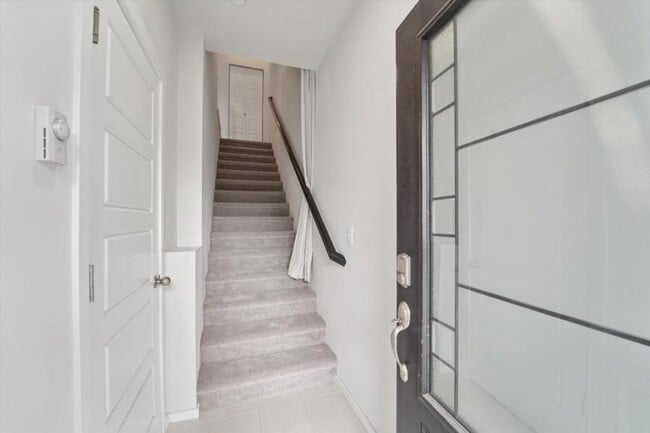 Building Photo - 2 bedroom in Mountlake Terrace WA 98043