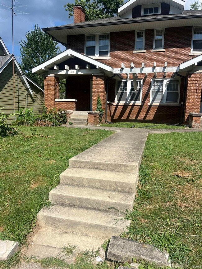 Primary Photo - 814 N Washington St