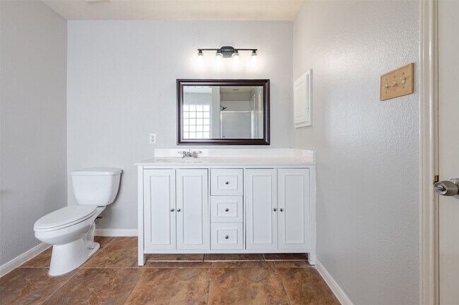 Building Photo - 15823 Kings Cypress Ln