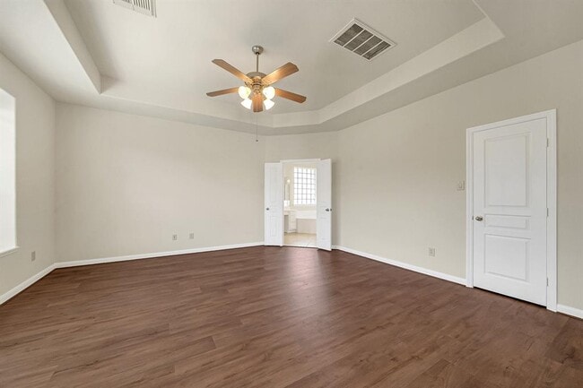 Building Photo - 9635 Empress Crossing Dr