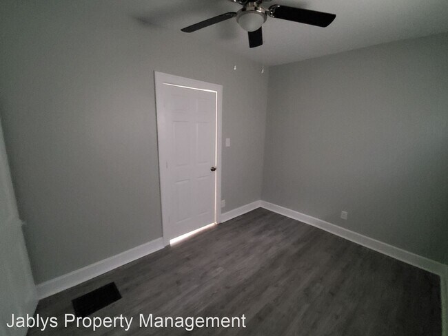 Building Photo - 3 br, 1 bath House - 902 Park Ave