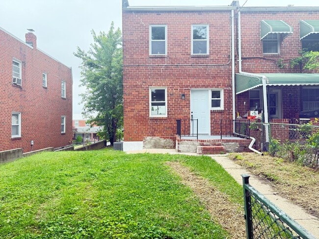 Building Photo - Four-Bedroom Home in Baltimore