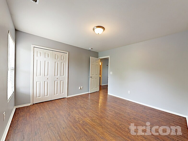 Building Photo - 4312 Larkhaven Village Dr