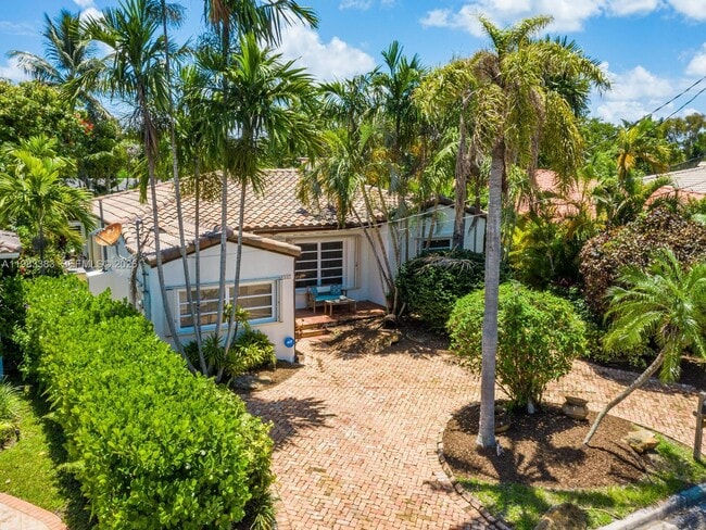 Building Photo - 8927 Hawthorne Ave