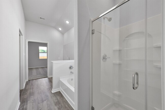 Building Photo - 17620 Cedar Crst Dr