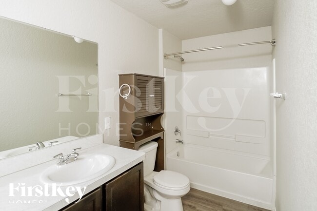 Building Photo - 1936 Heather Glen Dr