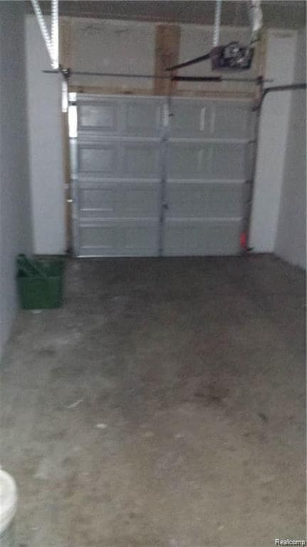 Building Photo - 2088 Arcadia Dr