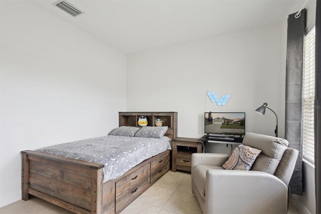 Building Photo - 3919 Woodmont Dr