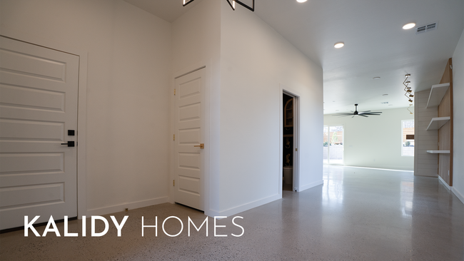 Building Photo - 605 N Idaho Ave