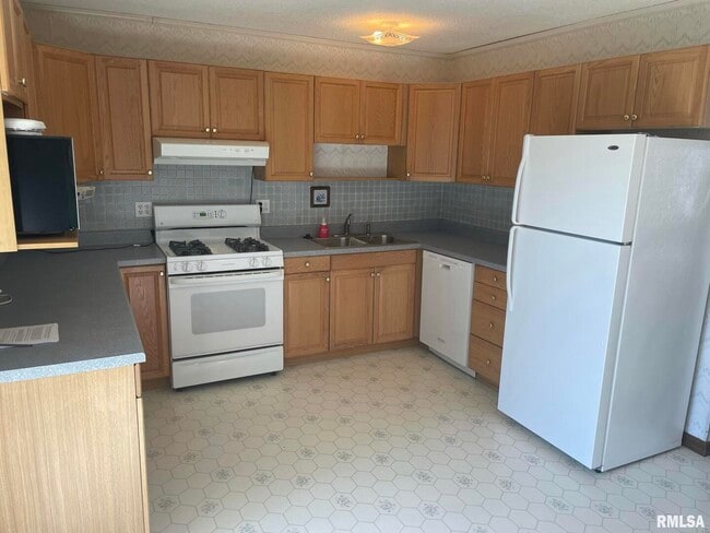 Building Photo - 4625 Candlelight Dr