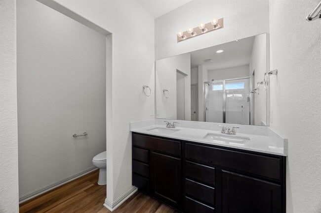 Building Photo - 356 Shiner Ln