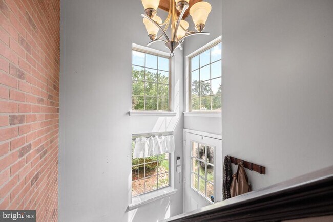 Building Photo - 24 Brookside Ct