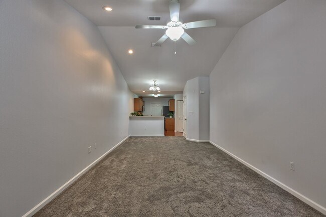 Building Photo - 1677 Quazar Rd