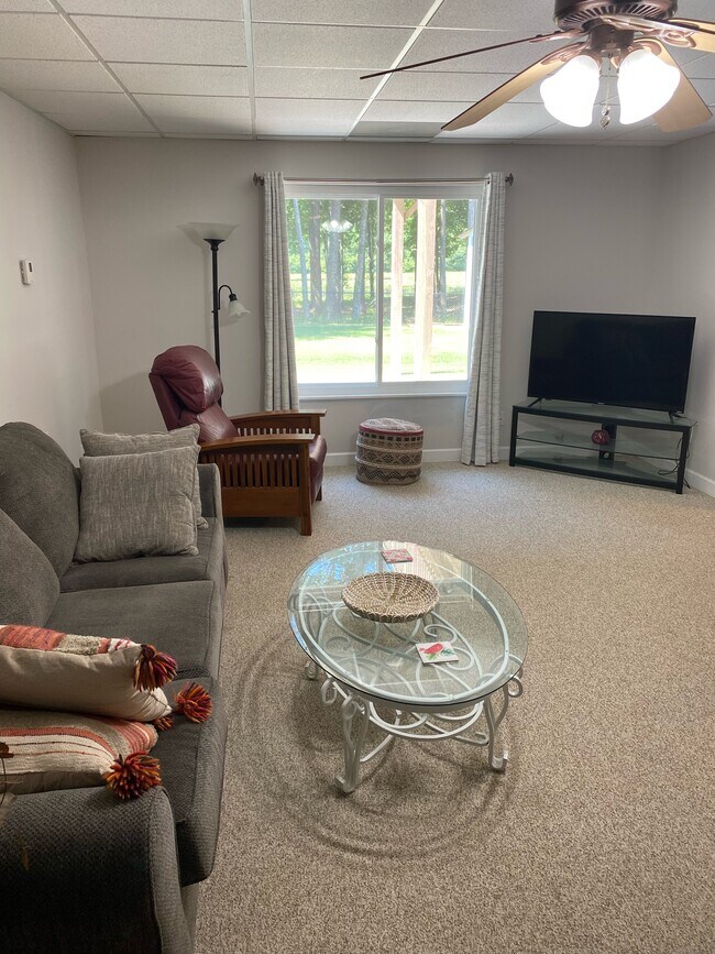 Primary Photo - 80 Blue Heron Blvd