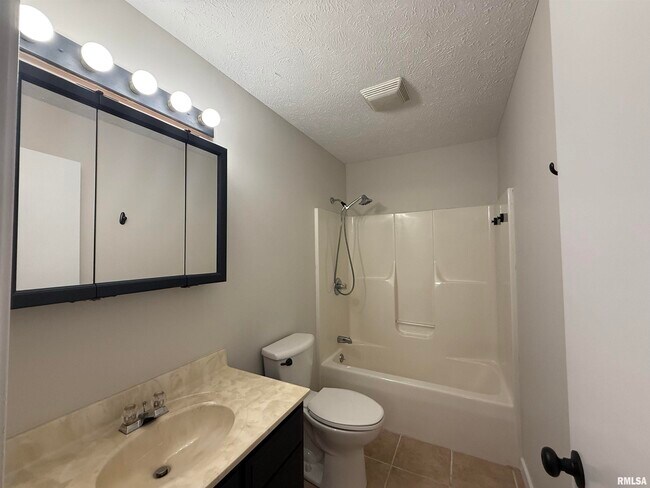 Building Photo - 205 Appomattox Dr